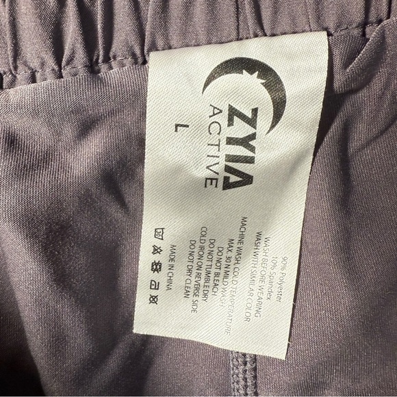 Zyia Women's Wisteria Glide Shorts Size Large - Picture 2 of 9
